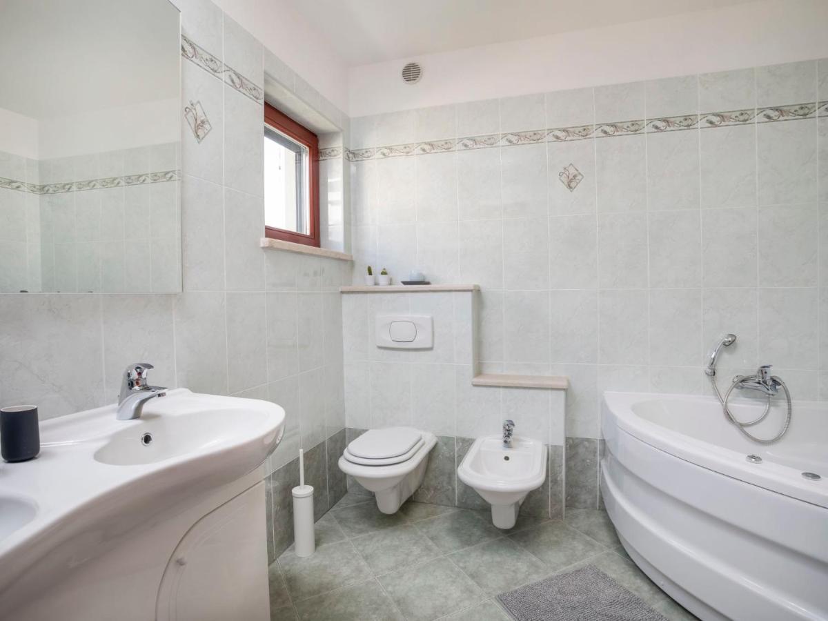 Holiday Home Villa Beach Front By Interhome Savudrija Bagian luar foto